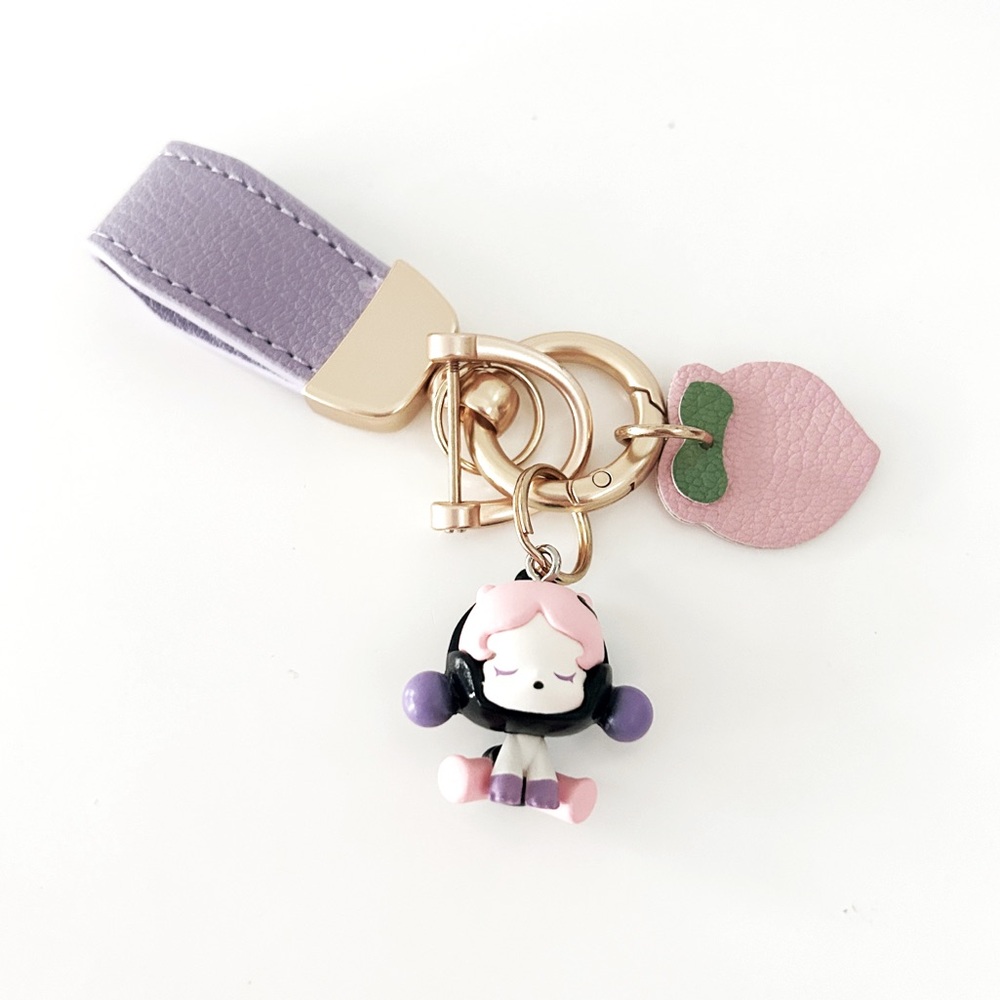 POP MART Skullpanda phone/keycharm (Purple)